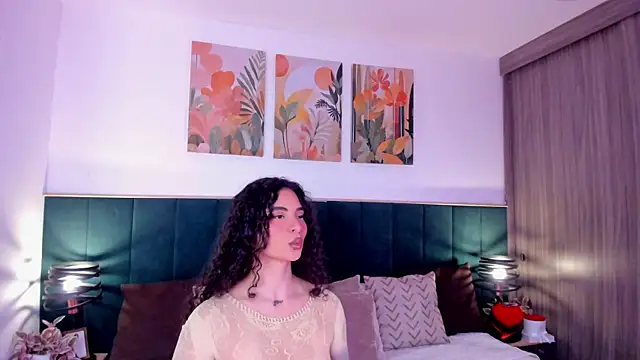 IrinaBlanc online show from June 19, 2026, 2:49 am