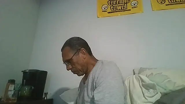swimmer2496 online show from July 29, 2026, 1:37 am