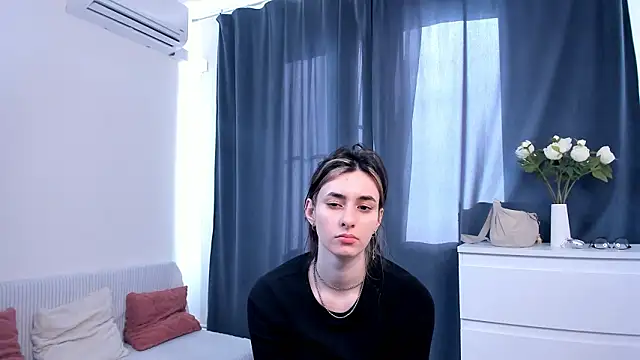 JackiYoss online show from March 15, 2026, 11:05 am