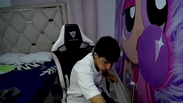 Snapshot of Akyra_latinn chatting on February 3, 2026, 1:27 pm Akyra latinn online show from February 3, 2026, 1:27 pm