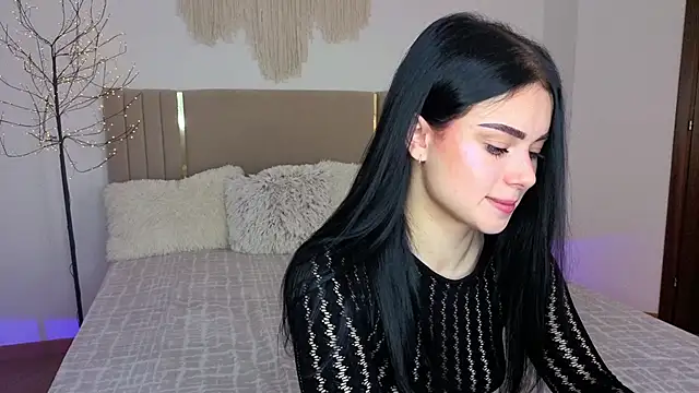 Snapshot of Silena_sky chatting on June 8, 2026, 8:04 am Silena sky online show from June 8, 2026, 8:04 am