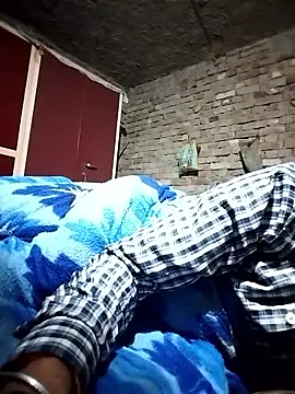 xx couple online show from February 9, 2026, 12:20 pm