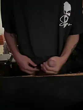 Snapshot of CubanHotMilk21 chatting on March 13, 2026, 8:43 am CubanHotMilk21 online show from March 13, 2026, 8:43 am