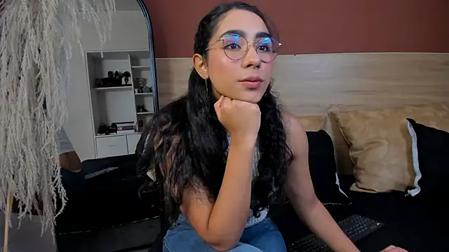 scarlett25   online show from March 12, 2026, 8:15 pm