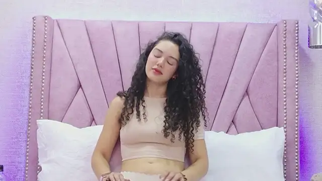 RoxanaAngel online show from February 4, 2026, 10:26 pm