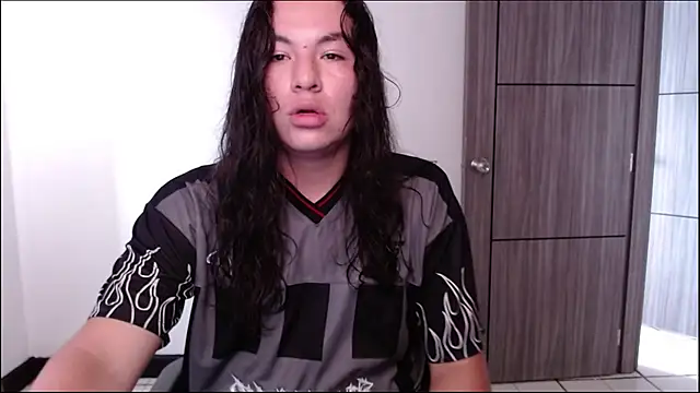 Snapshot of Yigolo__ chatting on July 9, 2026, 2:43 pm Yigolo online show from July 9, 2026, 2:43 pm