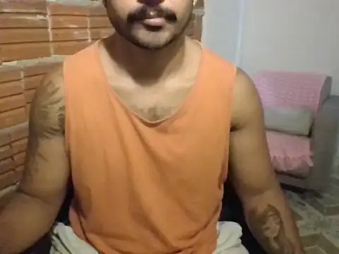 Snapshot of moreno18rn chatting on April 15, 2026, 11:28 am moreno18rn online show from April 15, 2026, 11:28 am