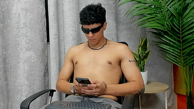 Tobias Vega online show from May 5, 2026, 6:54 am