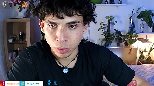 Magnuz Col online show from June 27, 2026, 2:49 am