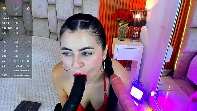 whitney white  online show from August 5, 2026, 8:11 pm