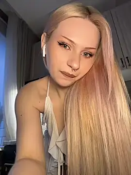 DayaFoxy online show from April 27, 2026, 1:20 pm