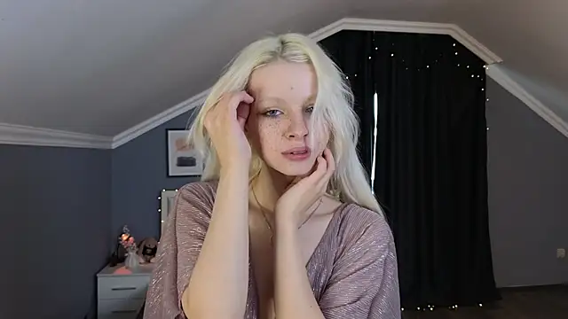 Naomi Demio online show from February 28, 2026, 10:27 am