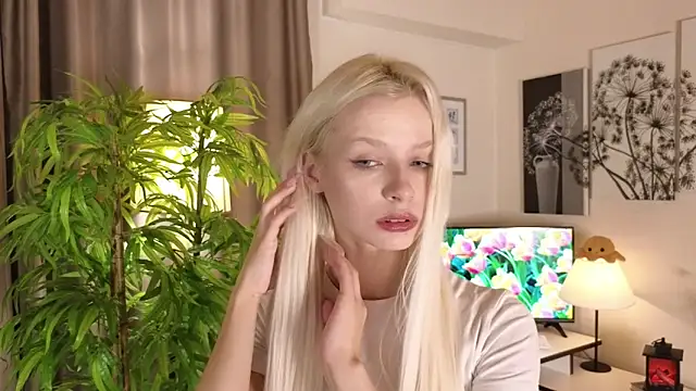 Naomi Demio online show from June 5, 2026, 10:21 am