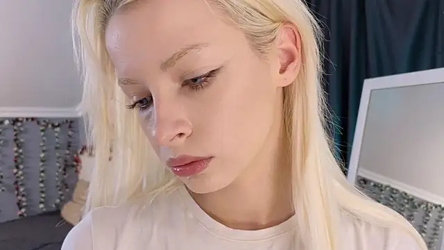 Naomi Demio online show from July 9, 2026, 1:04 pm