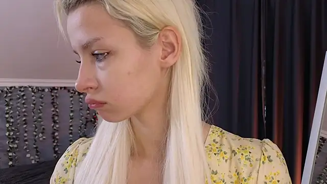 Naomi Demio online show from July 26, 2026, 11:06 am