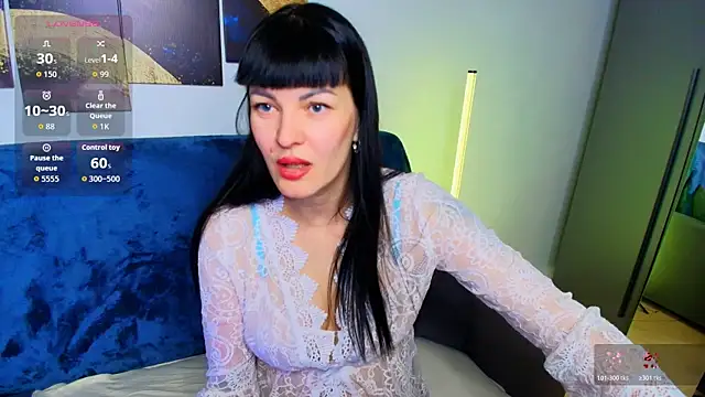 Agata  Moore online show from April 13, 2026, 1:11 am