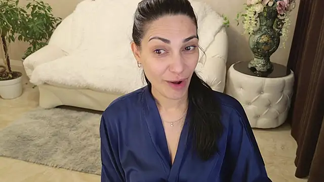 LovelyBeatrice online show from April 25, 2026, 12:19 pm