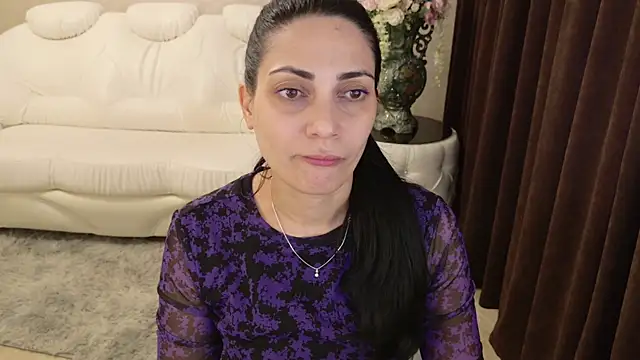 LovelyBeatrice online show from June 3, 2026, 10:51 am