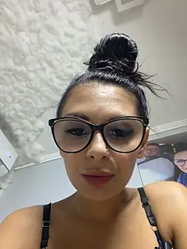 HiddendesireXO01 online show from July 10, 2026, 7:27 pm