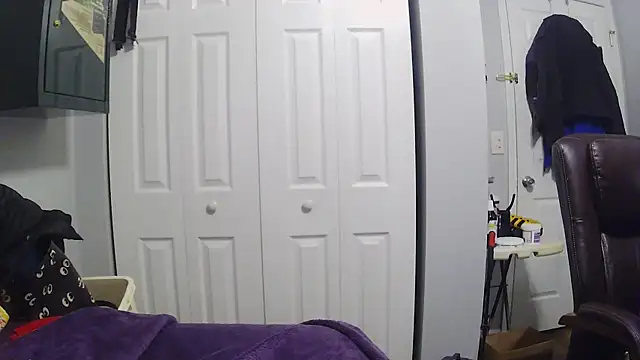 Snapshot of BusyB1983 chatting on February 24, 2026, 6:22 am BusyB1983 online show from February 24, 2026, 6:22 am