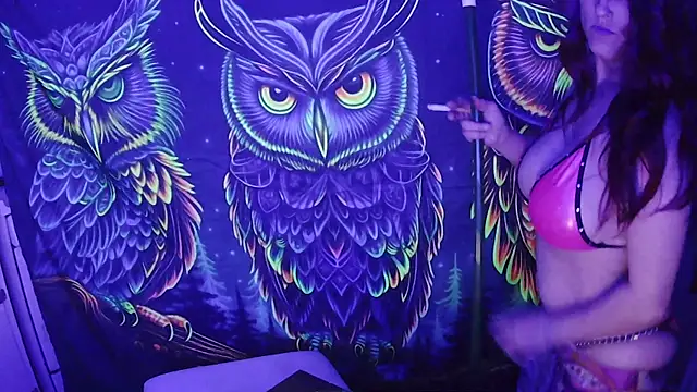 Snapshot of BusyB1983 chatting on March 4, 2026, 10:43 am BusyB1983 online show from March 4, 2026, 10:43 am