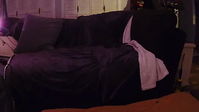 Snapshot of BusyB1983 chatting on March 11, 2026, 11:49 am BusyB1983 online show from March 11, 2026, 11:49 am