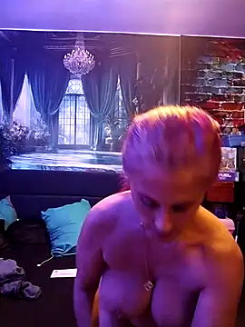 Snapshot of BusyB1983 chatting on July 8, 2026, 7:35 am BusyB1983 online show from July 8, 2026, 7:35 am