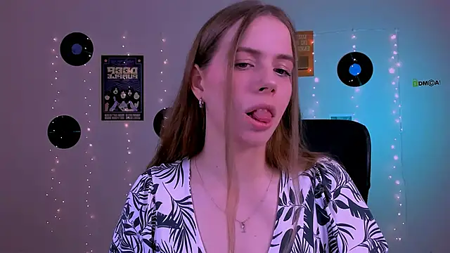 Snapshot of lumi_soft chatting on June 5, 2026, 7:36 am lumi soft online show from June 5, 2026, 7:36 am