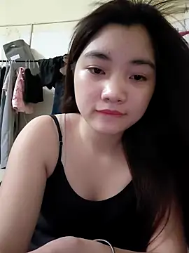 Snapshot of Pinks_cool chatting on April 15, 2026, 5:31 pm Pinks cool online show from April 15, 2026, 5:31 pm