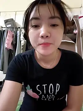 Snapshot of Pinks_cool chatting on April 21, 2026, 12:34 am Pinks cool online show from April 21, 2026, 12:34 am