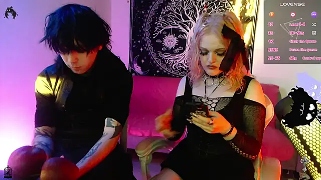 CrimsonVampCouple online show from February 12, 2026, 3:18 pm
