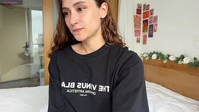 cutiemari online show from March 9, 2026, 4:38 am