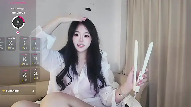 Snapshot of Jolie-22 chatting on May 10, 2026, 1:16 pm Jolie-22 online show from May 10, 2026, 1:16 pm