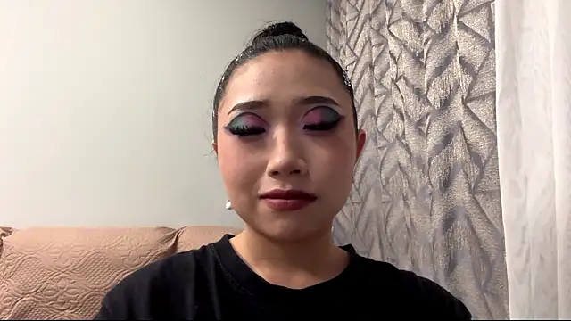 SweetMiaXO online show from March 21, 2026, 11:04 am