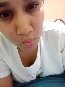 Snapshot of danagon16 chatting on February 24, 2026, 5:05 am danagon16 online show from February 24, 2026, 5:05 am