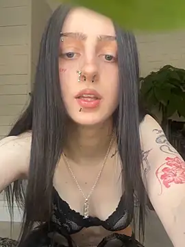 Snapshot of bellaxlauren chatting on April 20, 2026, 9:56 am bellaxlauren online show from April 20, 2026, 9:56 am