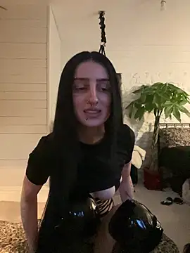 Snapshot of bellaxlauren chatting on April 30, 2026, 7:42 pm bellaxlauren online show from April 30, 2026, 7:42 pm