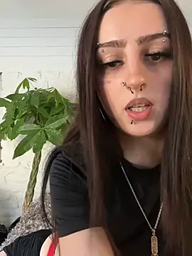 Snapshot of bellaxlauren chatting on June 19, 2026, 5:39 pm bellaxlauren online show from June 19, 2026, 5:39 pm