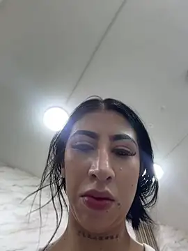 darkkjulietha online show from June 19, 2026, 1:15 pm