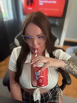 Snapshot of Elysiasecret chatting on July 12, 2026, 1:46 pm Elysiasecret online show from July 12, 2026, 1:46 pm