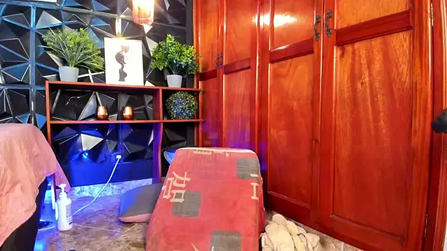 liia marin online show from March 16, 2026, 5:44 am