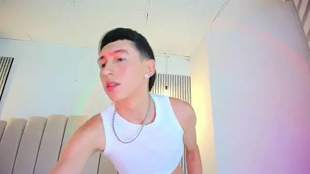 Snapshot of lian_cameron chatting on May 23, 2026, 4:29 am lian cameron online show from May 23, 2026, 4:29 am