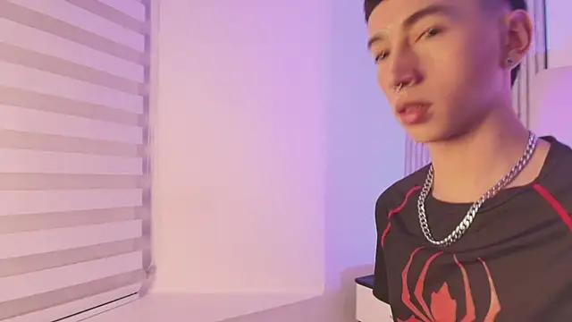 Snapshot of lian_cameron chatting on June 20, 2026, 3:42 am lian cameron online show from June 20, 2026, 3:42 am