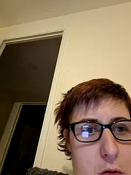 Snapshot of Tiara_XOX chatting on February 10, 2026, 5:44 am Tiara XOX online show from February 10, 2026, 5:44 am