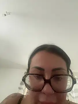 Melissa-suisse online show from February 16, 2026, 2:13 pm