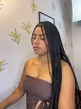 Laia white online show from May 4, 2026, 11:28 am