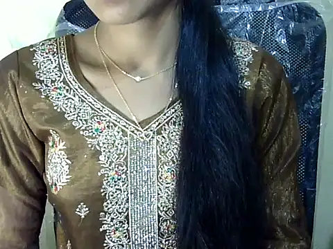 Snapshot of Khushi_v chatting on February 1, 2026, 2:37 pm Khushi v online show from February 1, 2026, 2:37 pm