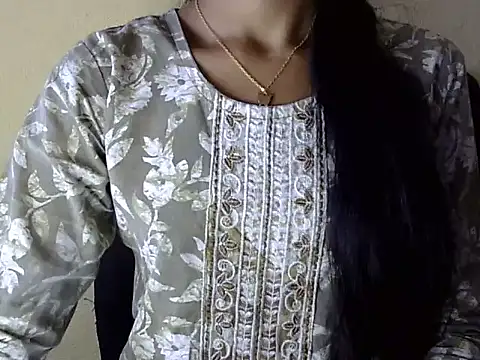 Snapshot of Khushi_v chatting on March 25, 2026, 10:10 am Khushi v online show from March 25, 2026, 10:10 am