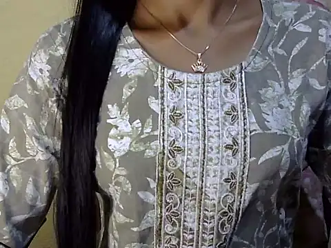 Snapshot of Khushi_v chatting on April 10, 2026, 3:17 pm Khushi v online show from April 10, 2026, 3:17 pm