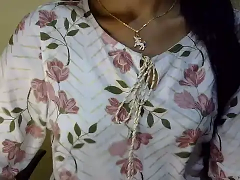 Snapshot of Khushi_v chatting on April 12, 2026, 4:12 pm Khushi v online show from April 12, 2026, 4:12 pm